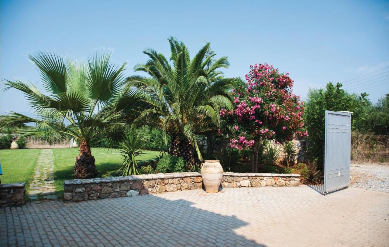 Caprice Villa Míloi Exterior photo